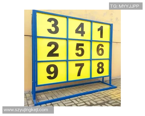 足球巨星九宫格精美合集 展现球场传奇与非凡技艺